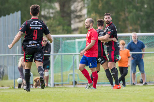 Assyriskas spelare jublar