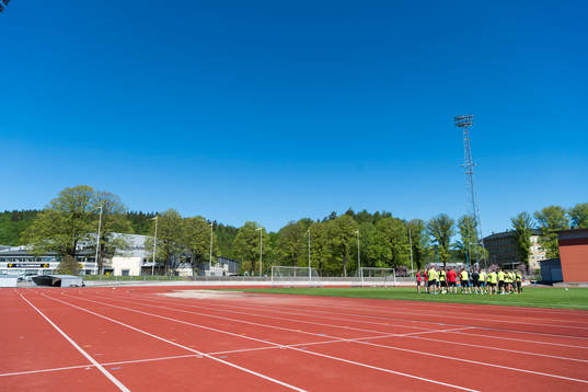 Elfsborgs manager Magnus Haglund instruerar spelarna