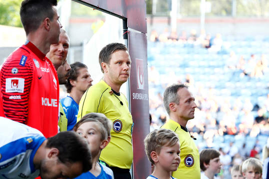 Domare Markus Strömbergsson gör sin sista match