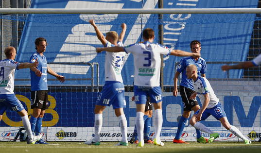 Jubel och depp vid mål 1-0 av Norrköpings Kalle Holmberg
