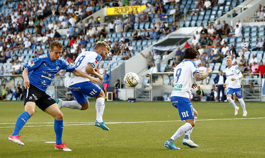 Norrköpings Nicklas Bärkroth gör mål 2-1