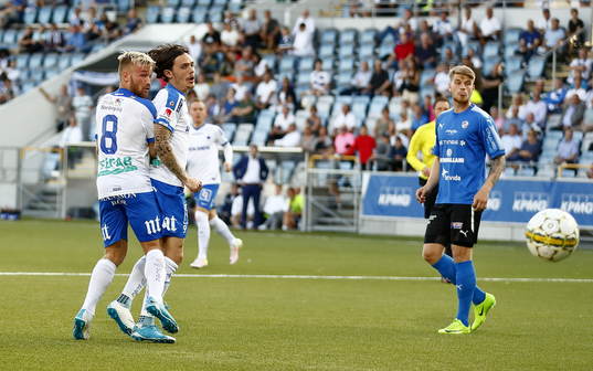 Norrköpings Nicklas Bärkroth gör mål 2-1