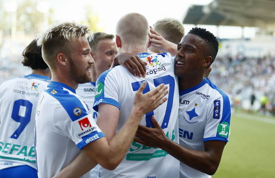 Norrköpings Kalle Holmberg jublar