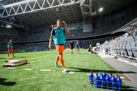 AFC Eskilstunas spelare värmer upp