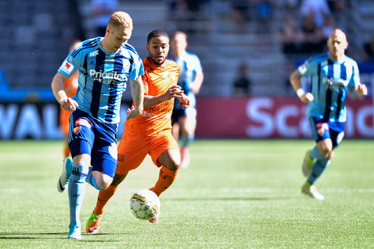 Djurgårdens Gustav Engvall och AFC Eskilstunas Ansel Raskaj