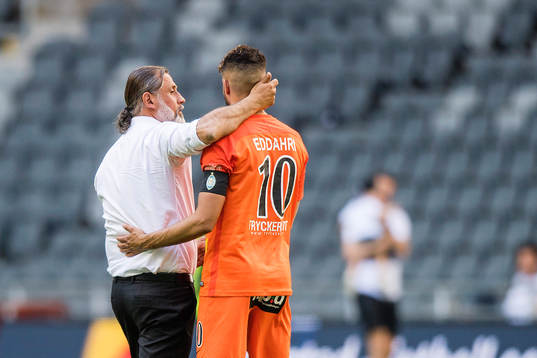 Djurgårdens tränare Özcan Melkemichel tröstar AFC