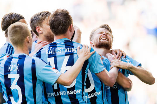 Djurgårdens Jacob Une Larsson jublar