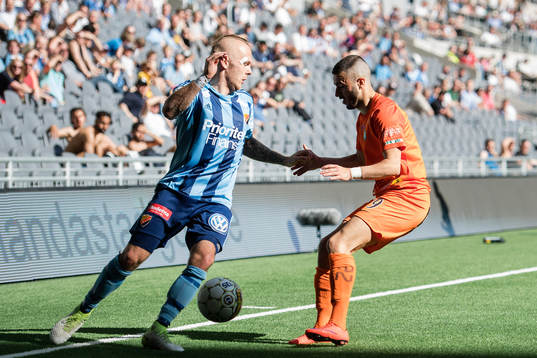 Djurgårdens Magnus Eriksson och AFC Eskilstunas Sasa Matic