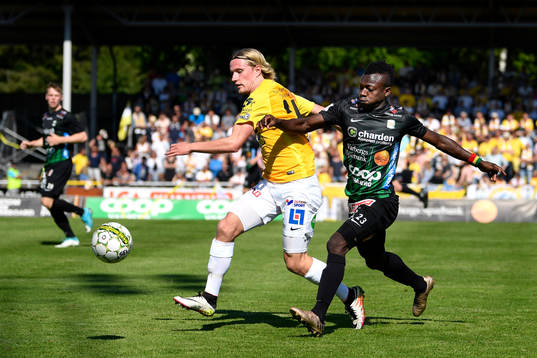 Falkenbergs Viktor Götesson och Varbergs Thomas Boakye