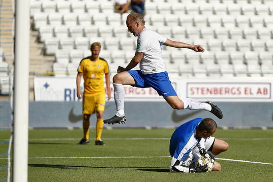 Jubileumsmatchen i fotboll mellan veteraner i Norrköping
