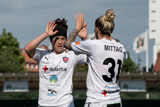 Rosengårds Anja Mittag jublar