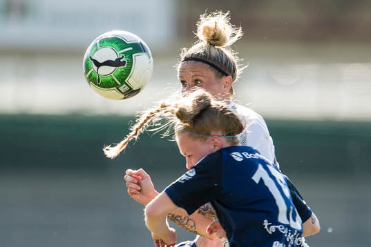 Rosengårds Anja Mittag nickar
