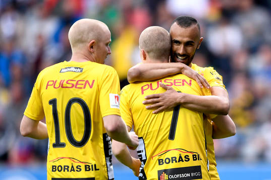 Elfsborgs Issam Jebali jublar med lagkamrater