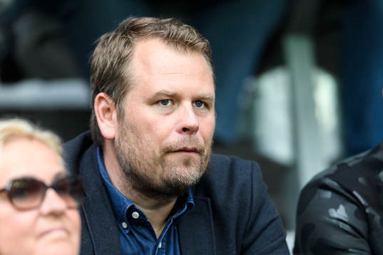 Häckens tränare Mikael Stahre på läktaren