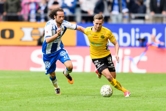 Elfsborgs Adam Lundqvist och IFK Göteborgs Mikkel Diskerud
