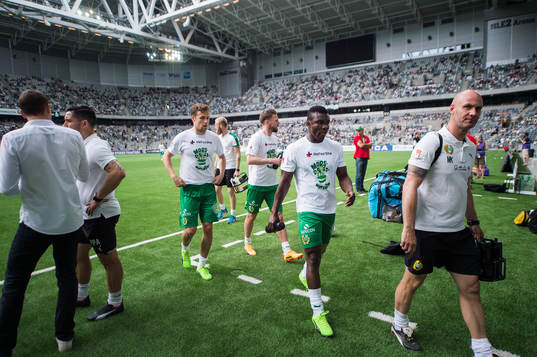 Hammarbys spelare går av planen