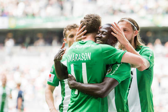 Hammarbys spelare jublar