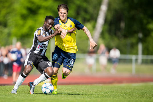 Landskronas Edafe Egbedi och Ängelholms Oliver Stojanovic