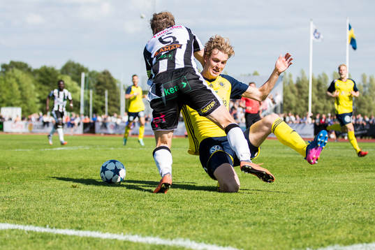 Ängelholms Erik Widén i duell