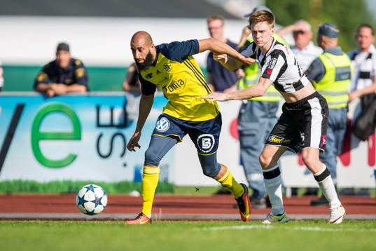 Ängelholms Akram Mansour och Landskronas Dennis Olofsson