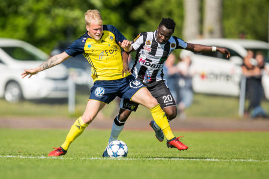 Ängelholms Kristoffer Robin Jeppsson och Landskronas Edafe