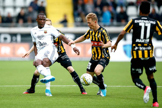 Östersunds Salisu Abdullahi Gero och Häckens Joel