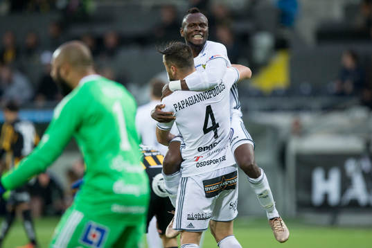 Östersunds Sotirios Papagiannopoulus och Samuel Mensiro