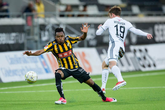 Häckens Nasiru Mohammed mot Östersunds Dennis Widgren