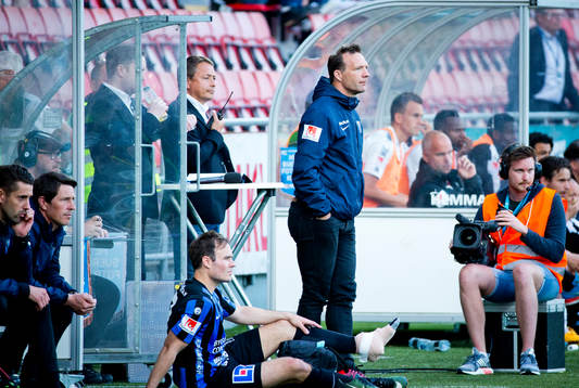 9 Sirius tränare Thomas Lagerlöf deppar