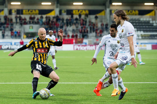 Häckens Alexander Farnerud mot Östersunds Tom Pettersson