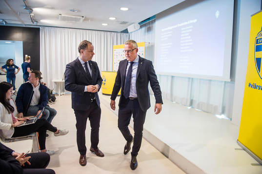 Kommunikationschef Niklas Bodell och Sveriges