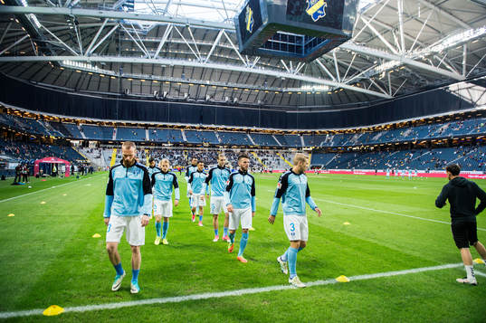 Malmö FFs Jo Inge Berget och Anton Tinnerholm värmer upp
