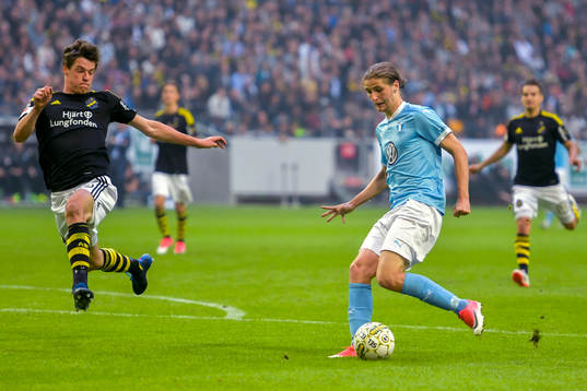 s Sauli Väisänen och Malmö FFs Pawel Cibicki