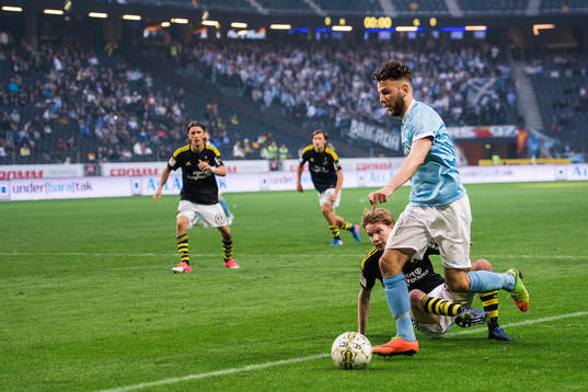 s Johan Blomberg och Malmö FFs Erdal Rakip