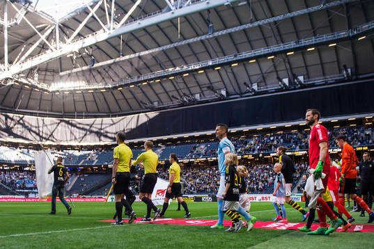 Malmö FFs Markus Rosenberg och målvakt Johan Wiland går