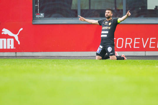 Syrianskas Mattias Mete jublar
