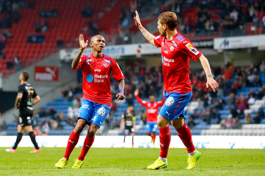 Helsingborgs Bradley Surprise Ralani jublar