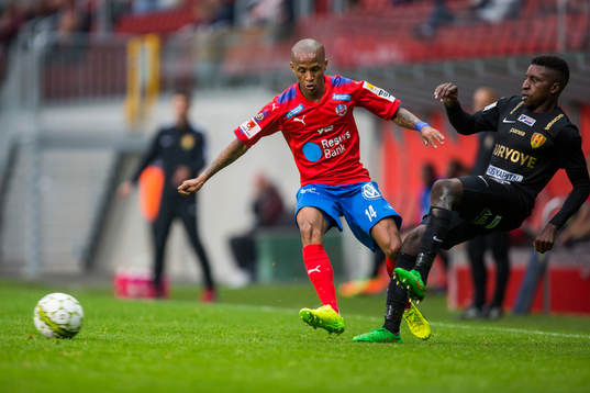 Helsingborgs Bradley Surprise Ralani och Syrianskas Samuel