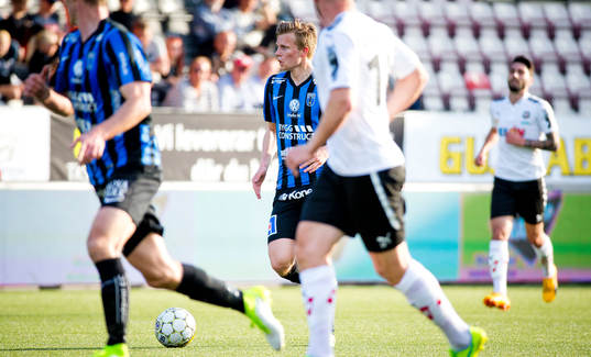 9 Sirius Oscar Kindlund gör sin första match från start