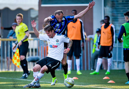9 Örebros Martin Lorentzson och Sirius Dragan Kapcevic