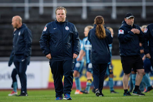 Eskilstunas tränare Viktor Eriksson deppar
