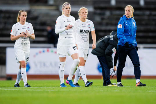 Eskilstunas spelare med Olivia Schough och Mimmi Larsson