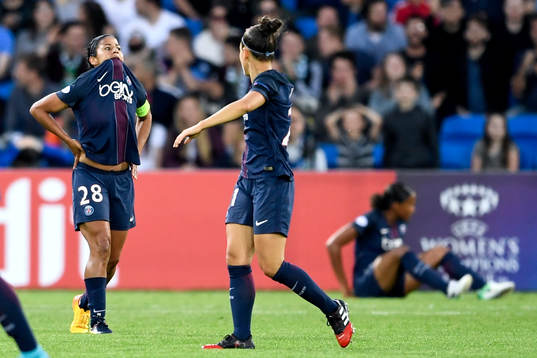 Paris Shirley Cruz Trana deppar