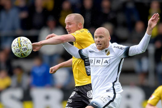 Elfsborgs Simon Lundevall och Häckens Alexander Farnerud
