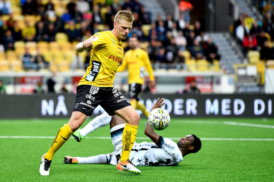 Elfsborgs Per Frick och Häckens Mohammed Abubakari