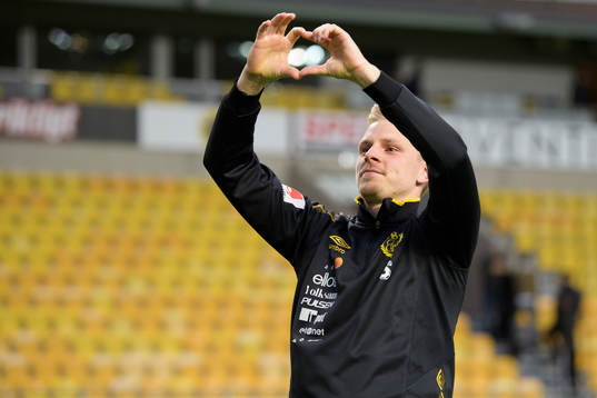 Elfsborgs Per Frick tackar supportrarna
