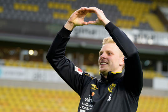 Elfsborgs Per Frick tackar supportrarna