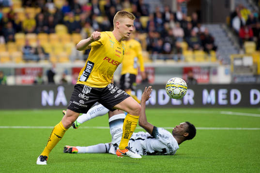 Elfsborgs Per Frick och Häckens Mohammed Abubakari