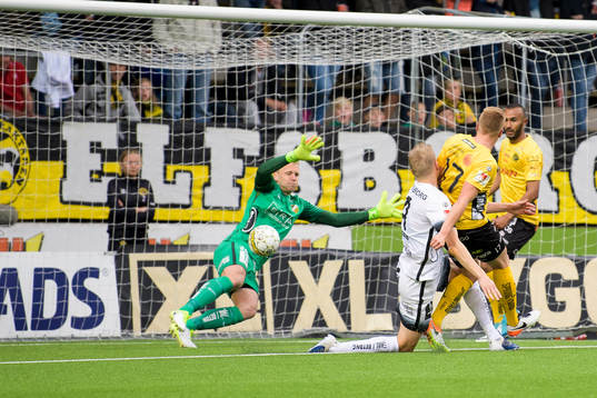 Elfsborgs Per Frick gör 2-0