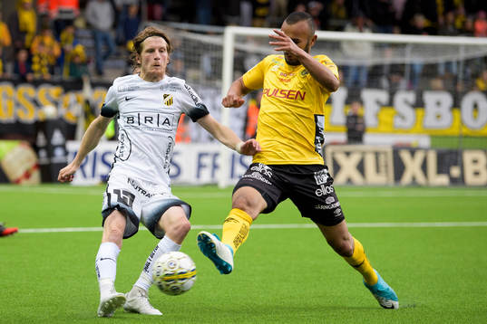 Häckens Erik Friberg och Elfsborgs Issam Jebali